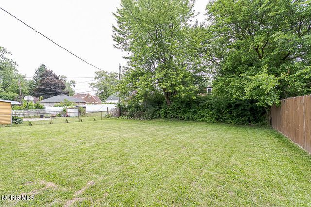 736 N Byrne Road, Toledo, OH 43607