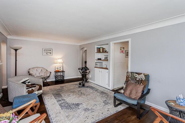 736 N Byrne Road, Toledo, OH 43607