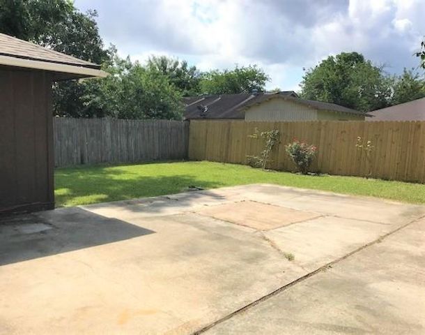 16719 Maplemont Drive, Houston, TX 77095