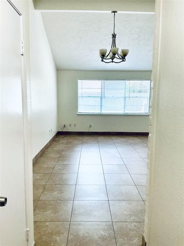 16719 Maplemont Drive, Houston, TX 77095
