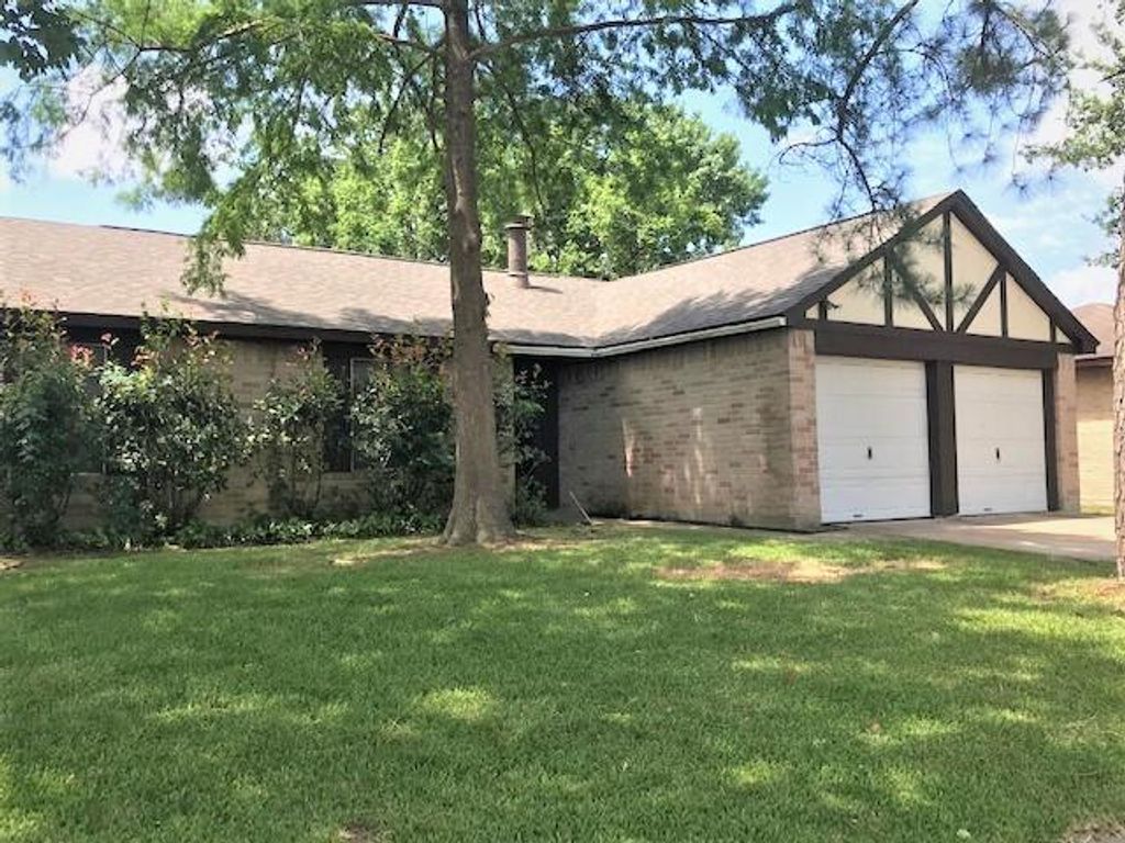 16719 Maplemont Drive, Houston, TX 77095