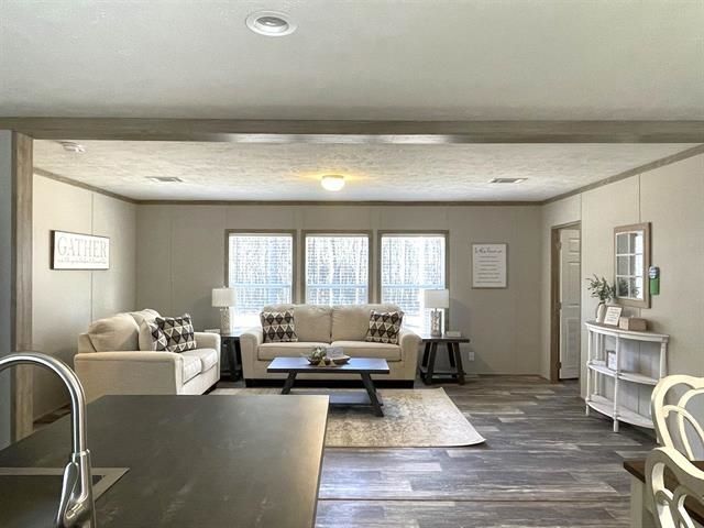 2370 Blocker Rd, Marshall, TX 75672