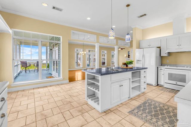 4030 Landfall Dr, Pensacola, FL 32507