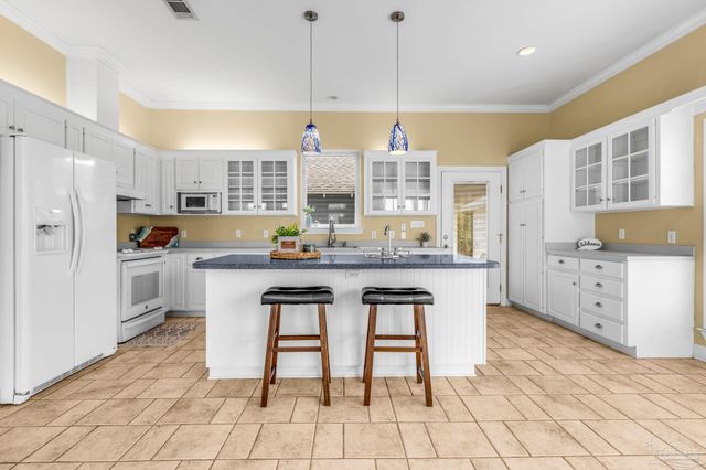 4030 Landfall Dr, Pensacola, FL 32507