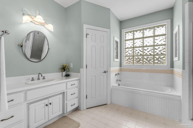 4030 Landfall Dr, Pensacola, FL 32507