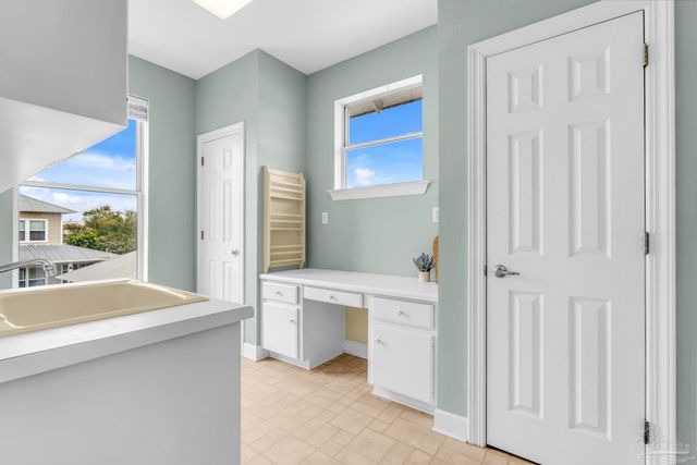 4030 Landfall Dr, Pensacola, FL 32507