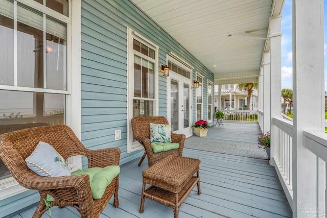 4030 Landfall Dr, Pensacola, FL 32507