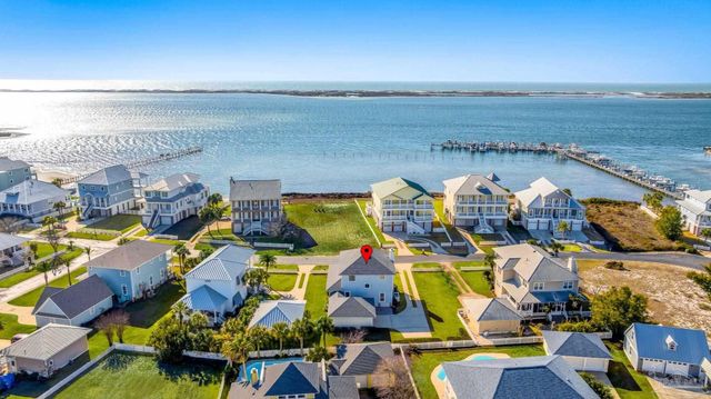 4030 Landfall Dr, Pensacola, FL 32507