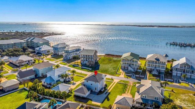 4030 Landfall Dr, Pensacola, FL 32507