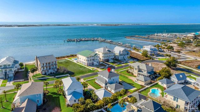 4030 Landfall Dr, Pensacola, FL 32507