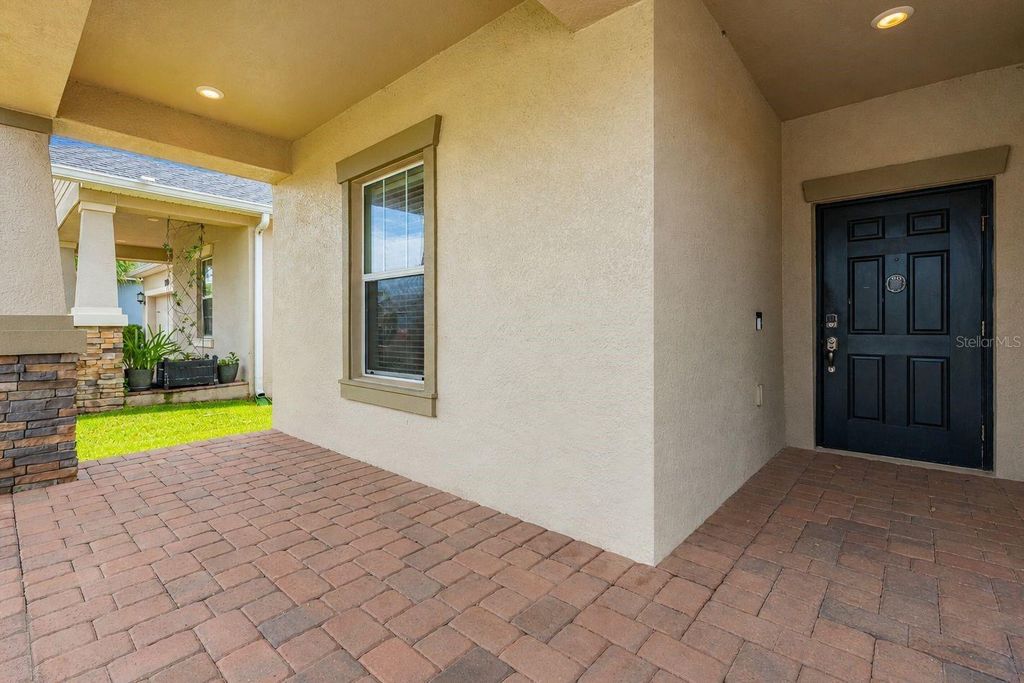 Image 2 of property listing at 14157 GOLD BRIDGE DRIVE, Orlando, FL 32824