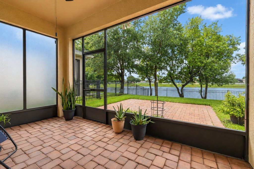 Image 5 of property listing at 14157 GOLD BRIDGE DRIVE, Orlando, FL 32824