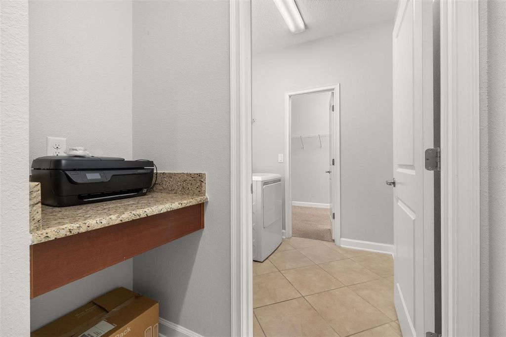 Image 10 of property listing at 14157 GOLD BRIDGE DRIVE, Orlando, FL 32824