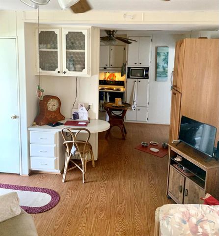 8165 SE Wren Avenue, Hobe Sound, FL 33455