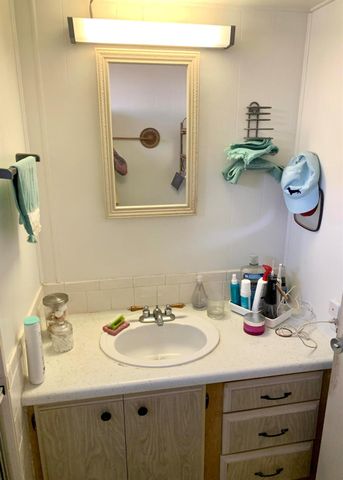 8165 SE Wren Avenue, Hobe Sound, FL 33455