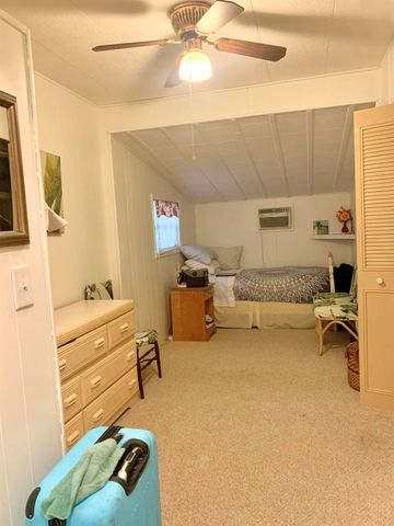 8165 SE Wren Avenue, Hobe Sound, FL 33455