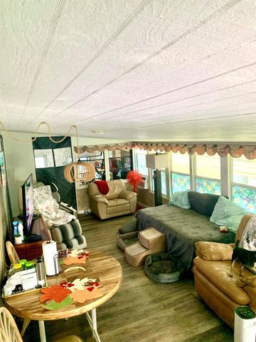 8165 SE Wren Avenue, Hobe Sound, FL 33455