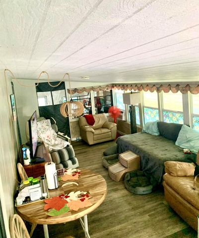 8165 SE Wren Avenue, Hobe Sound, FL 33455