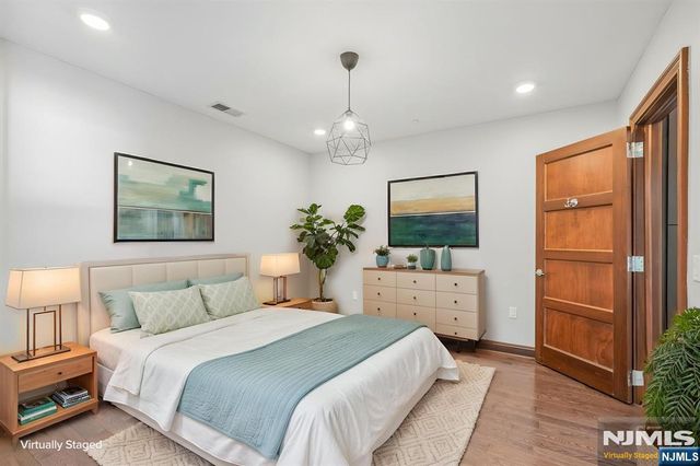 9 Somerset 209, Edgewater, NJ 07020