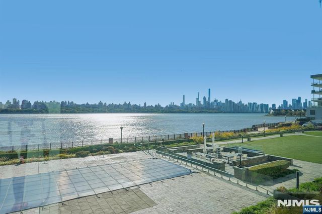 9 Somerset 209, Edgewater, NJ 07020
