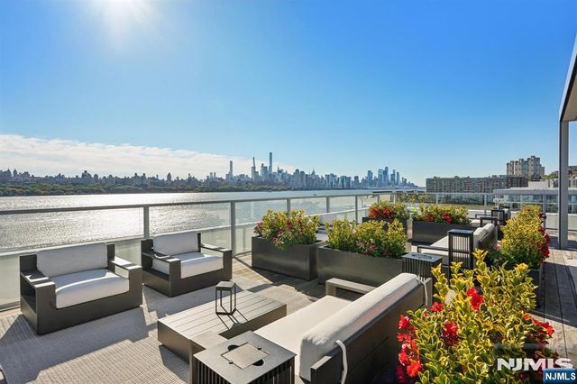 9 Somerset 209, Edgewater, NJ 07020