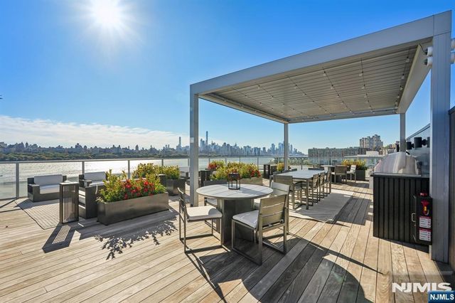9 Somerset 209, Edgewater, NJ 07020