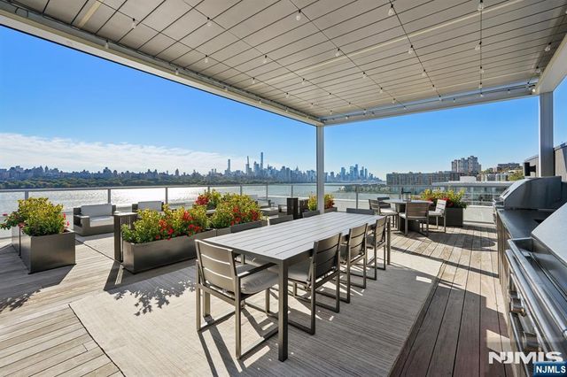 9 Somerset 209, Edgewater, NJ 07020