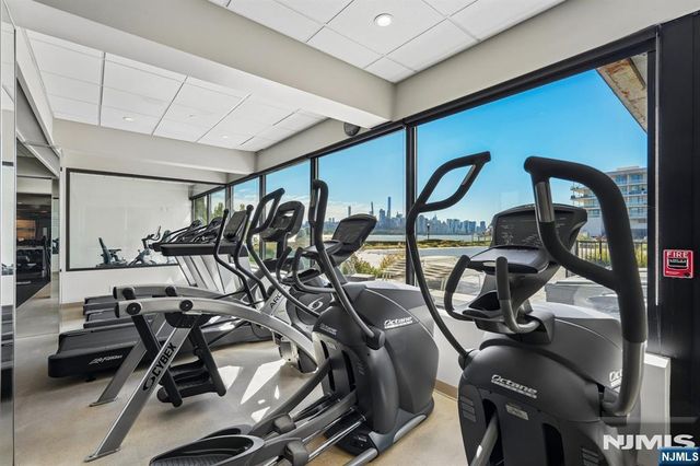 9 Somerset 209, Edgewater, NJ 07020
