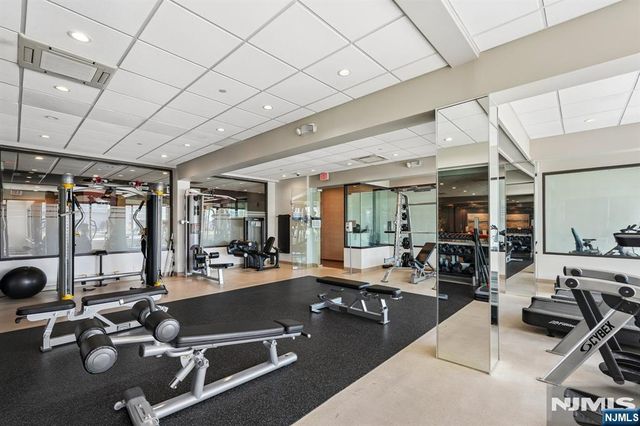 9 Somerset 209, Edgewater, NJ 07020