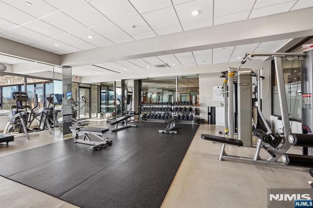 9 Somerset 209, Edgewater, NJ 07020