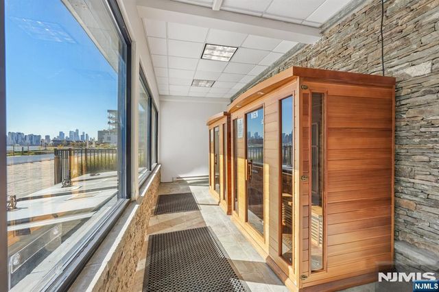 9 Somerset 209, Edgewater, NJ 07020