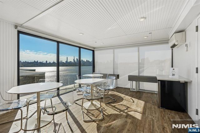 9 Somerset 209, Edgewater, NJ 07020
