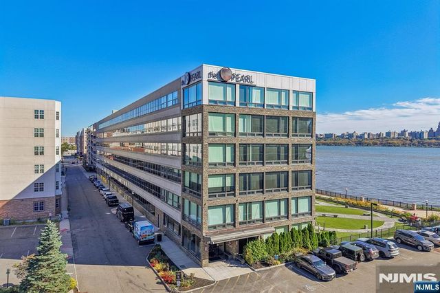9 Somerset 209, Edgewater, NJ 07020