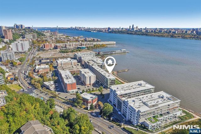 9 Somerset 209, Edgewater, NJ 07020