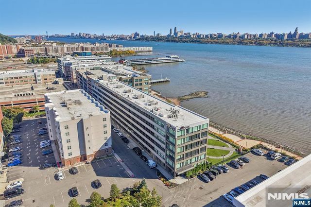 9 Somerset 209, Edgewater, NJ 07020