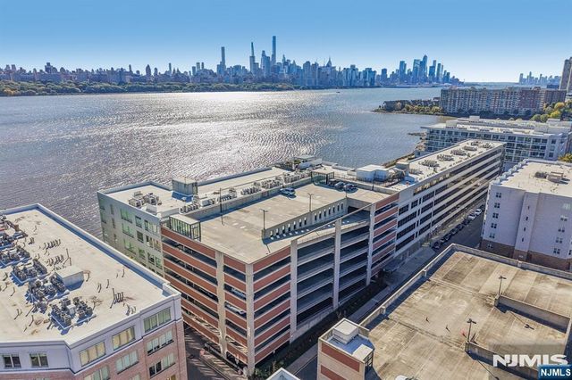 9 Somerset 209, Edgewater, NJ 07020