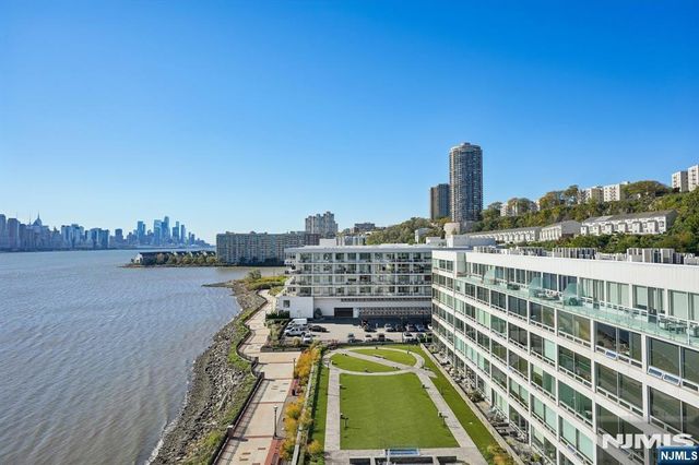 9 Somerset 209, Edgewater, NJ 07020