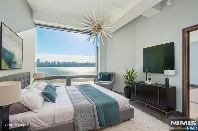 9 Somerset 209, Edgewater, NJ 07020