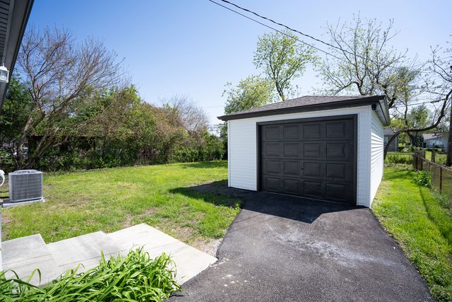 15331 WILLOW Lane, Markham, IL 60428
