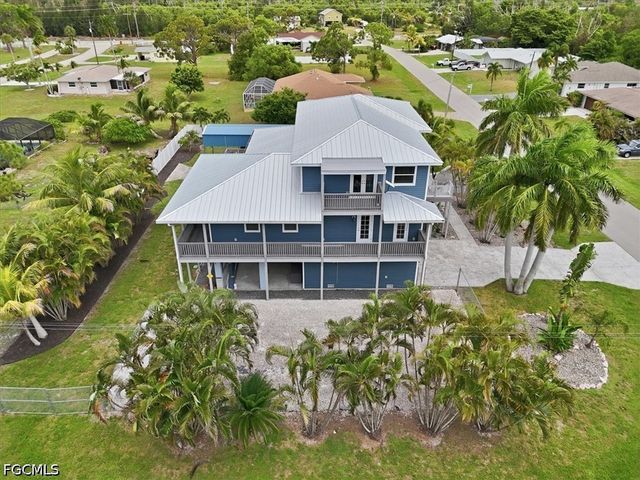 5711 Linden LN, Bokeelia, FL 33922
