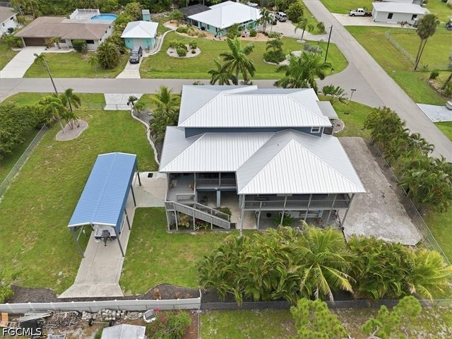 5711 Linden LN, Bokeelia, FL 33922