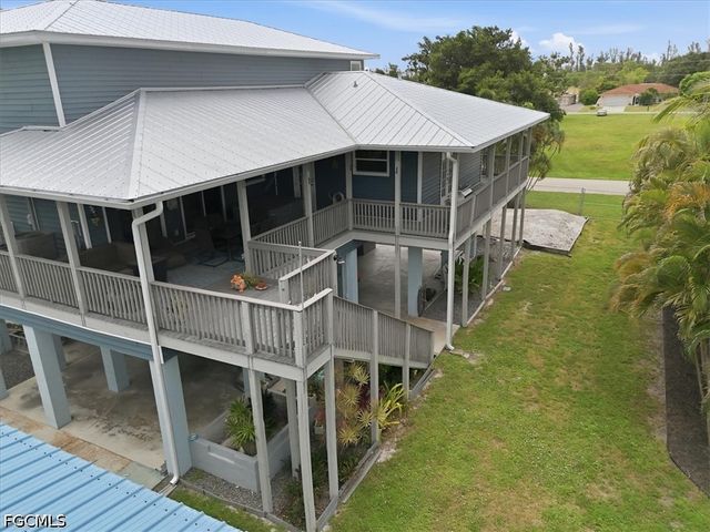 5711 Linden LN, Bokeelia, FL 33922