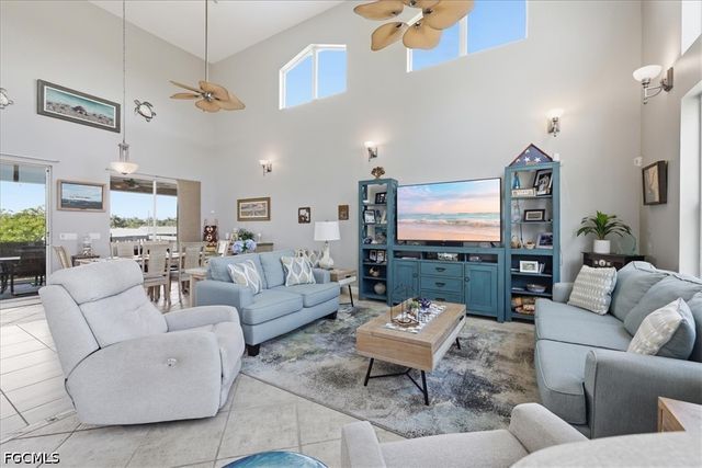 5711 Linden LN, Bokeelia, FL 33922