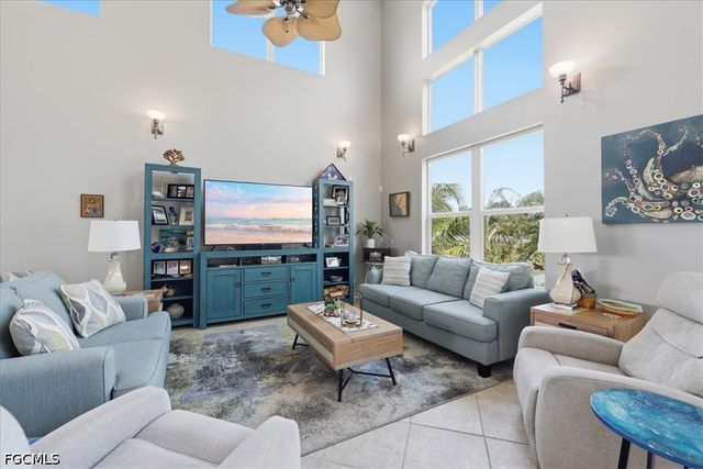5711 Linden LN, Bokeelia, FL 33922