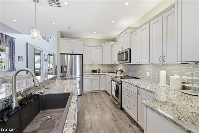 5711 Linden LN, Bokeelia, FL 33922