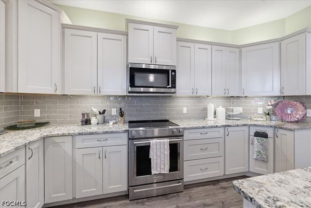 5711 Linden LN, Bokeelia, FL 33922