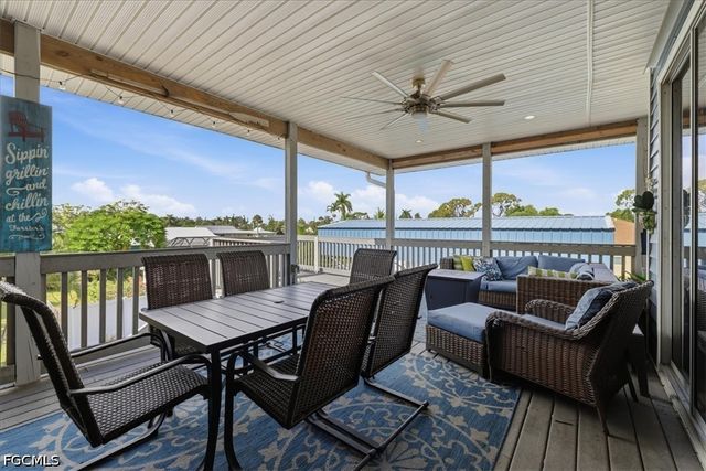 5711 Linden LN, Bokeelia, FL 33922