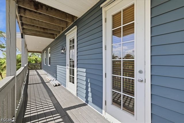 5711 Linden LN, Bokeelia, FL 33922
