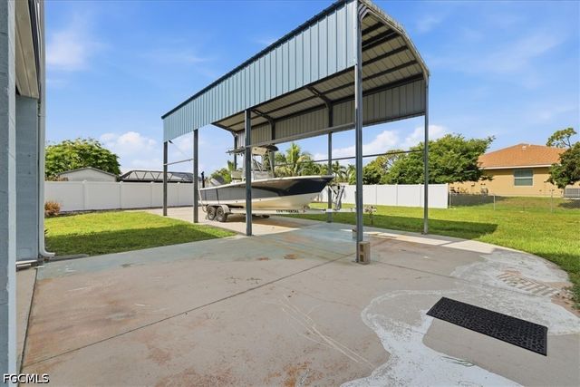 5711 Linden LN, Bokeelia, FL 33922