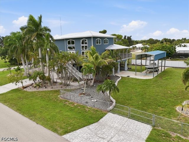 5711 Linden LN, Bokeelia, FL 33922